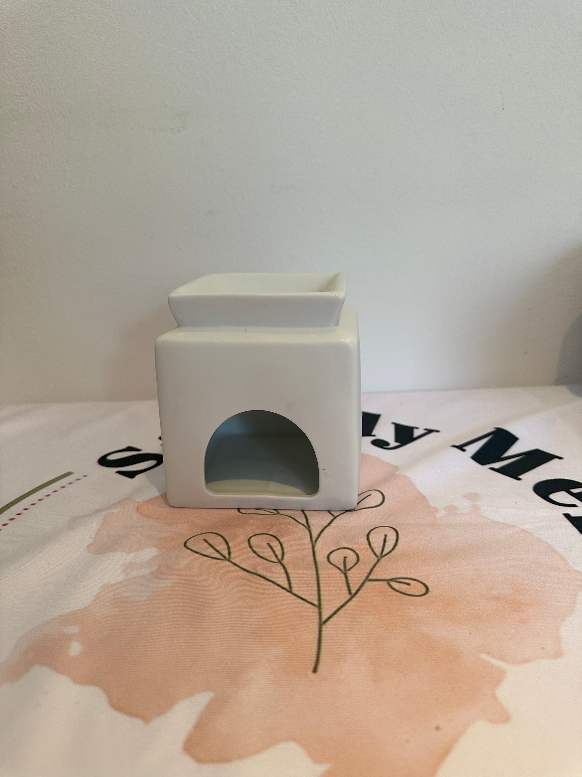 Love Cut Out Wax/Oil Burner - Simply Melted