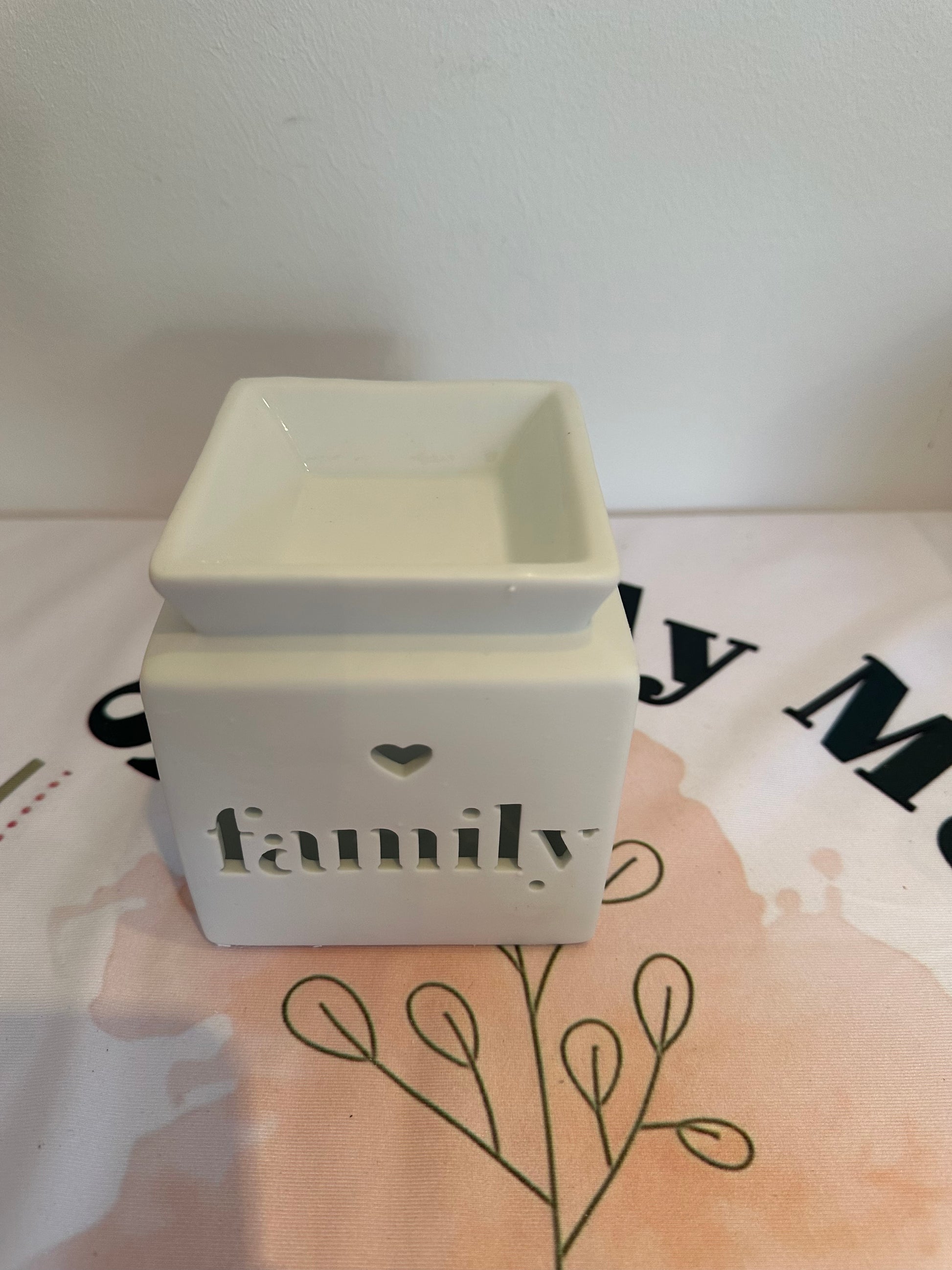 Family Cut Out Wax/Oil Burner - Simply Melted