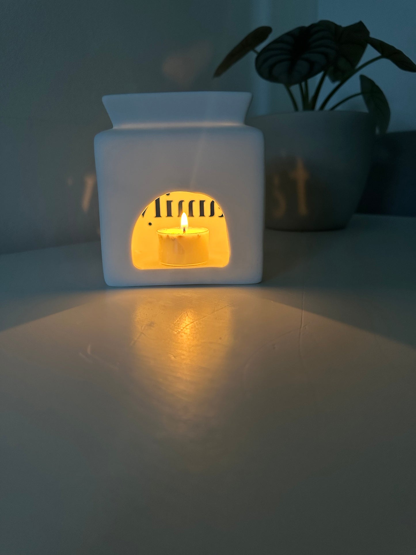 Family Cut Out Wax/Oil Burner - Simply Melted